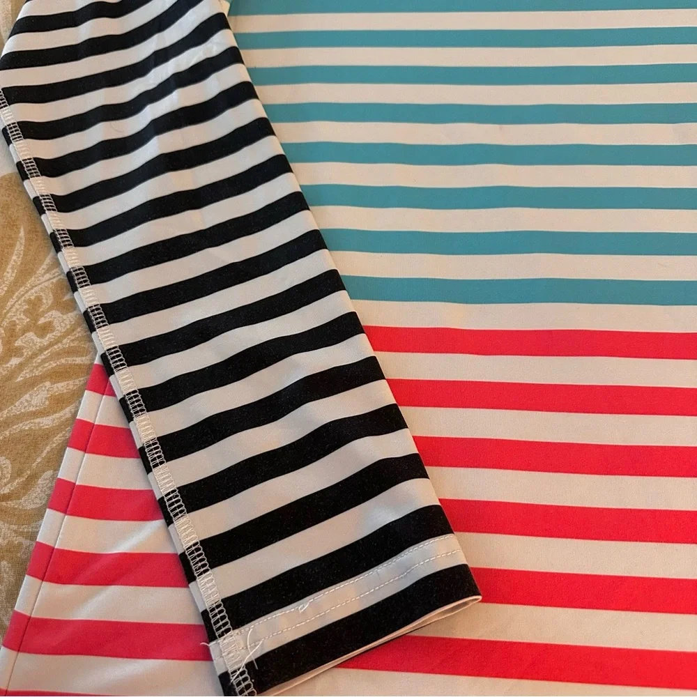 Bula Rashguard Top - Picture 3 of 9